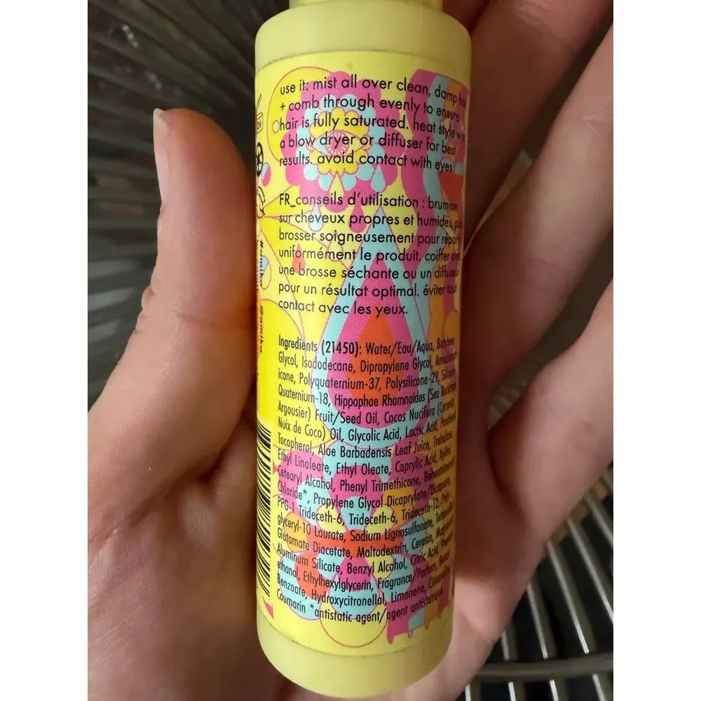 amika hydrating anti frizz spray 60ml